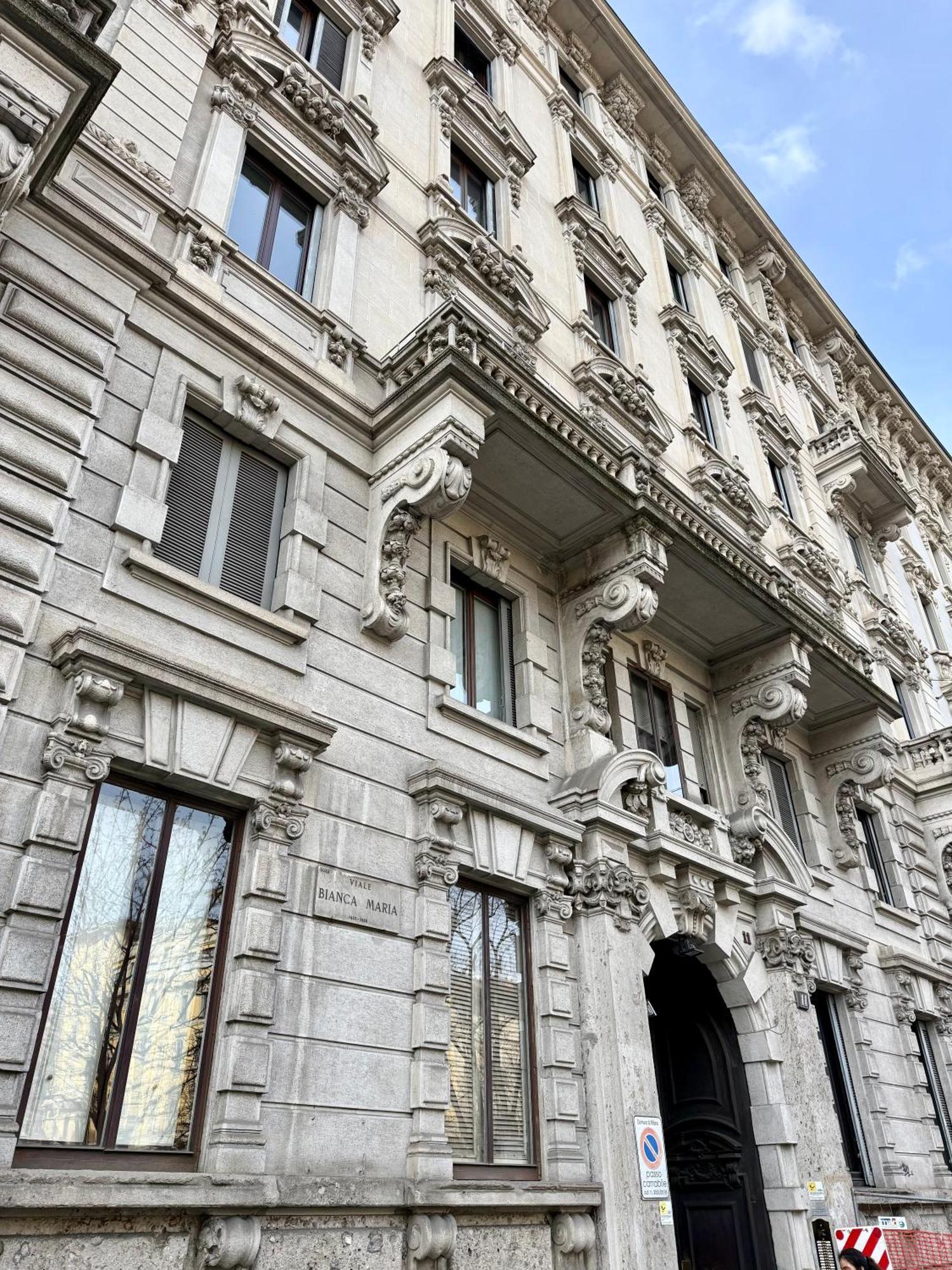 Lr Deluxe - San Babila Cozy Apartment Milan